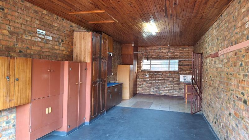 5 Bedroom Property for Sale in Strubenvale Gauteng