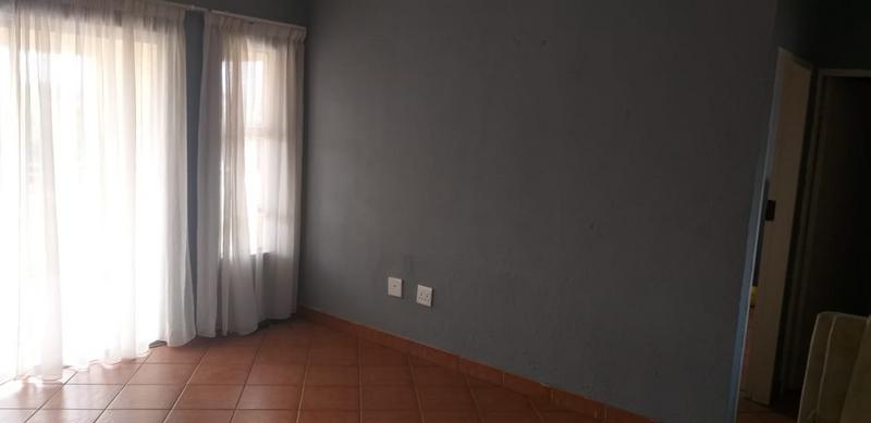 To Let 2 Bedroom Property for Rent in Rensburg Gauteng