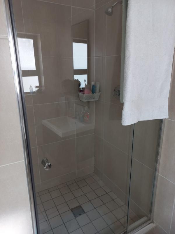 1 Bedroom Property for Sale in Greenstone Hill Gauteng