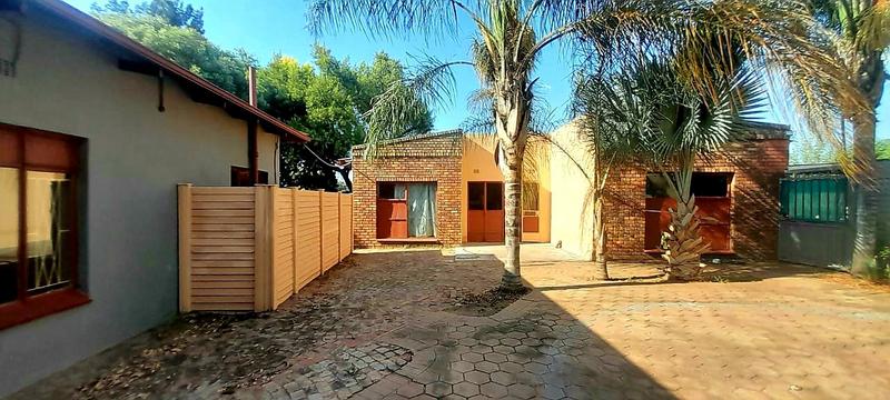 8 Bedroom Property for Sale in Claremont Gauteng