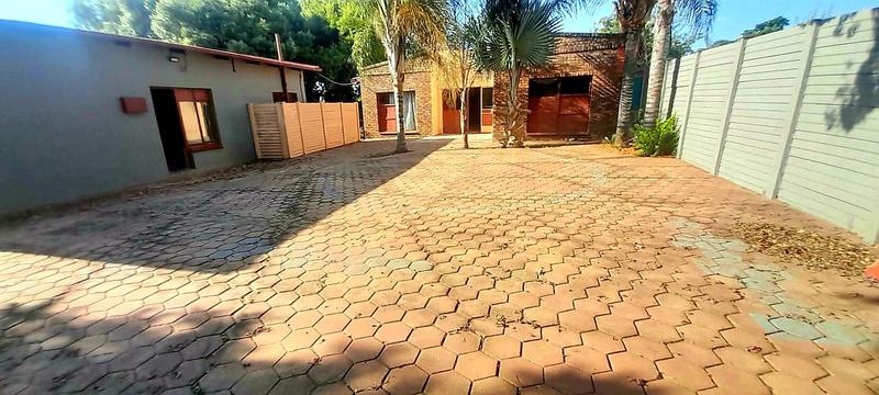 8 Bedroom Property for Sale in Claremont Gauteng