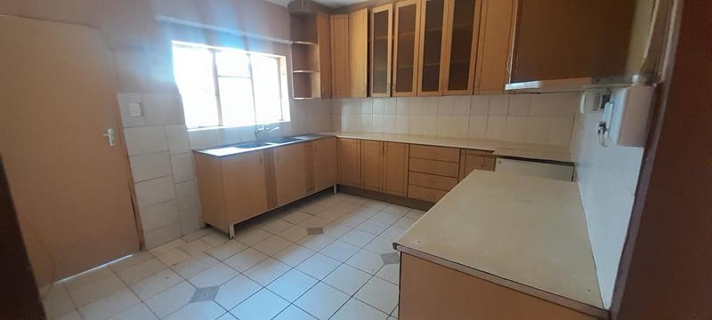 8 Bedroom Property for Sale in Claremont Gauteng