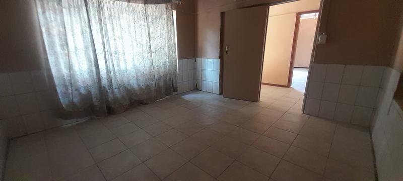 8 Bedroom Property for Sale in Claremont Gauteng