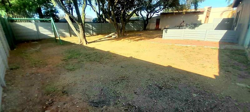 8 Bedroom Property for Sale in Claremont Gauteng