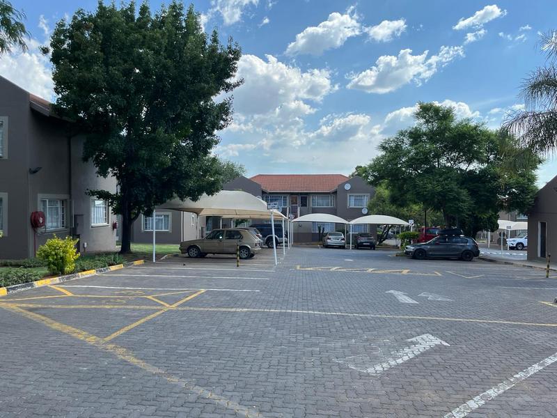 3 Bedroom Property for Sale in Die Hoewes Gauteng