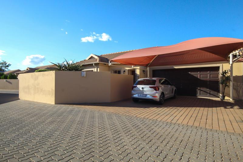 2 Bedroom Property for Sale in Rooihuiskraal North Gauteng