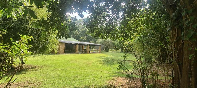 5 Bedroom Property for Sale in Walker Fruit Farms Gauteng