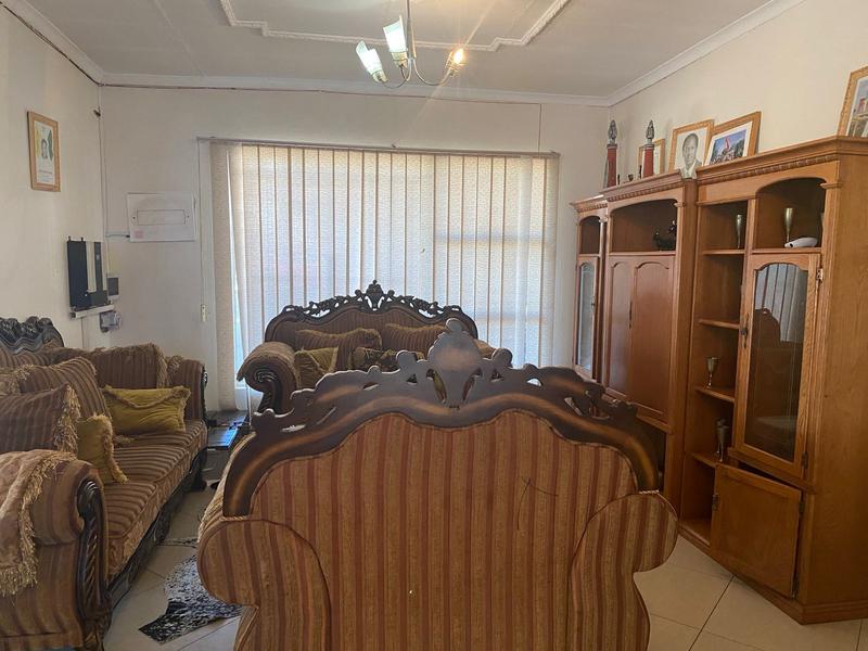 5 Bedroom Property for Sale in Erasmia Gauteng