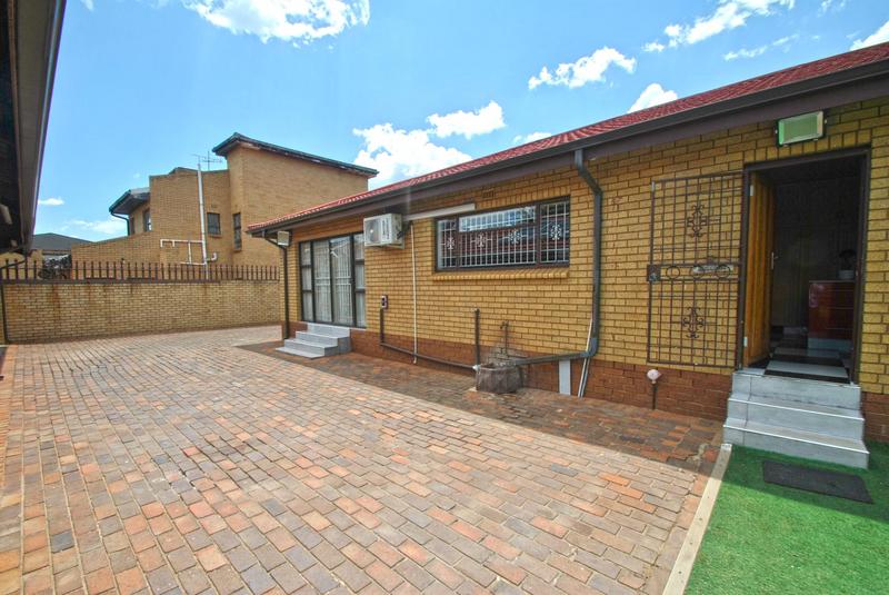 4 Bedroom Property for Sale in Lenasia South Gauteng