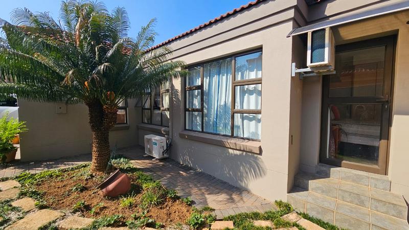 3 Bedroom Property for Sale in Glen Marais Gauteng