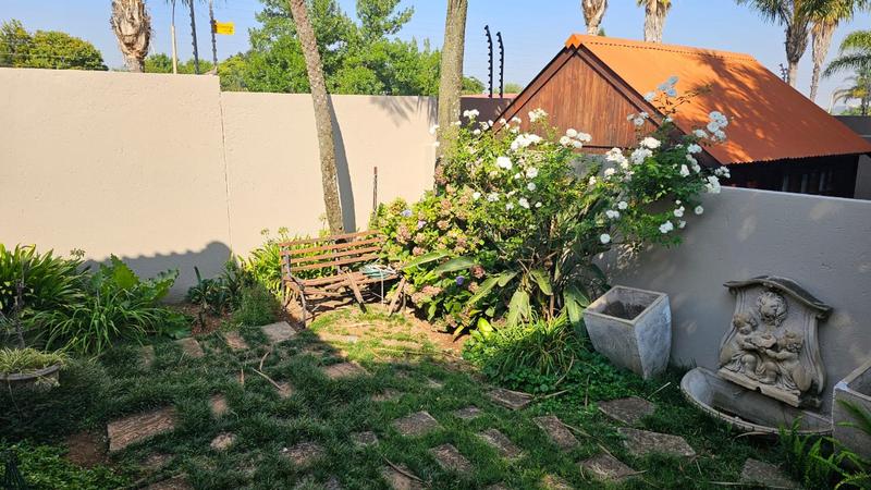 3 Bedroom Property for Sale in Glen Marais Gauteng