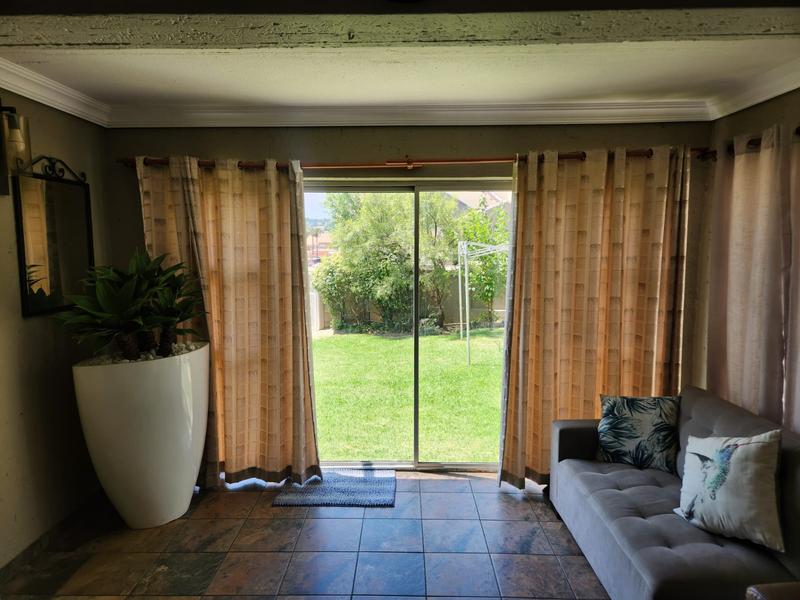 2 Bedroom Property for Sale in Vorna Valley Gauteng