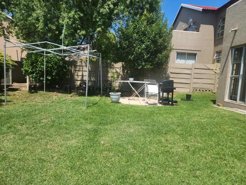 2 Bedroom Property for Sale in Vorna Valley Gauteng