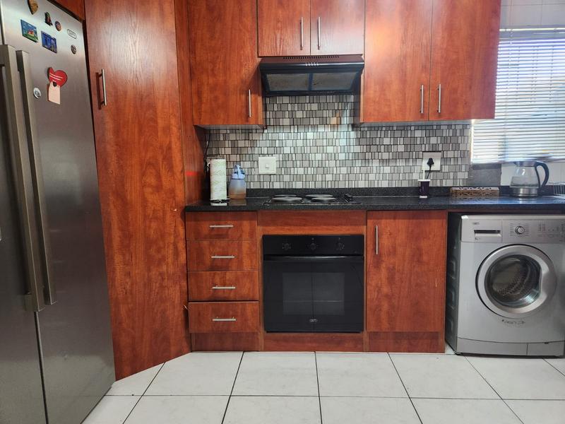 2 Bedroom Property for Sale in Vorna Valley Gauteng