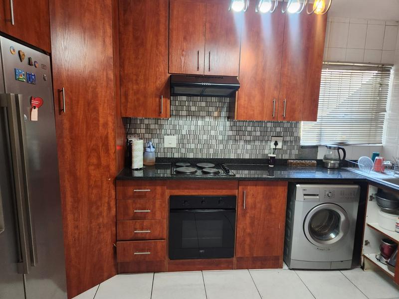 2 Bedroom Property for Sale in Vorna Valley Gauteng