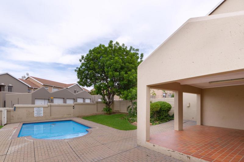 2 Bedroom Property for Sale in Vorna Valley Gauteng