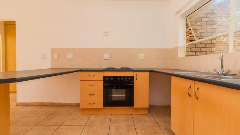 2 Bedroom Property for Sale in Vorna Valley Gauteng