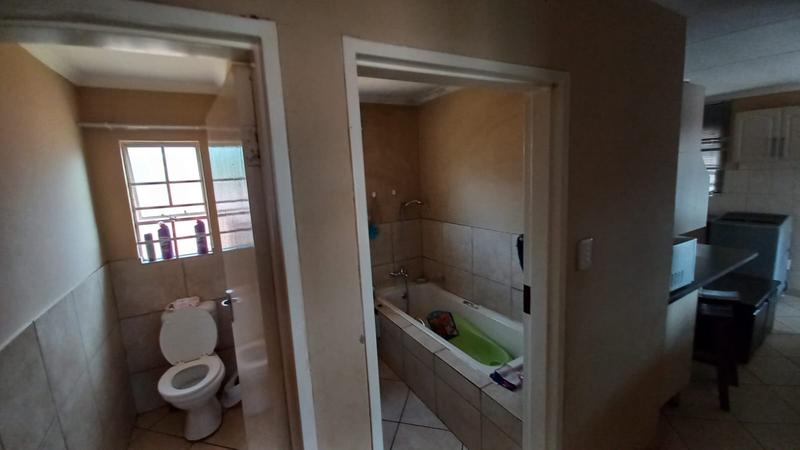 To Let 3 Bedroom Property for Rent in Kirkney Gauteng