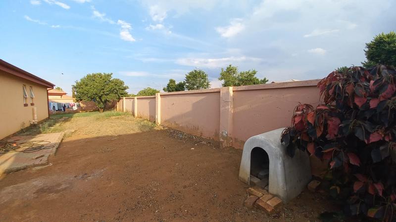 To Let 3 Bedroom Property for Rent in Kirkney Gauteng