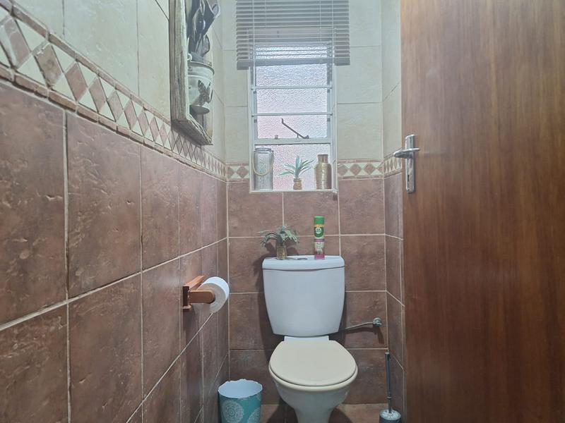 To Let 3 Bedroom Property for Rent in Strubenvale Gauteng
