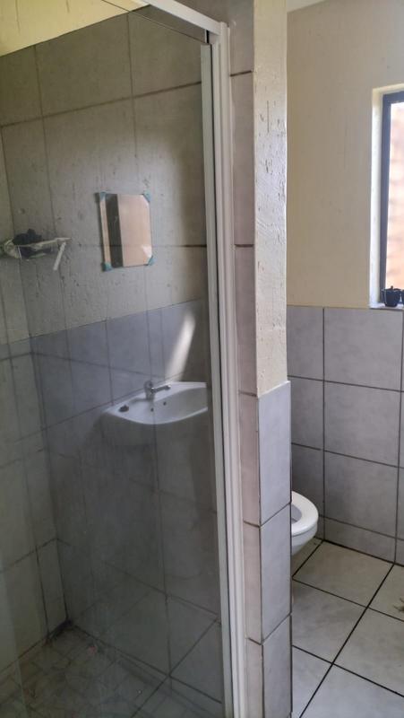 2 Bedroom Property for Sale in Klippoortje Gauteng