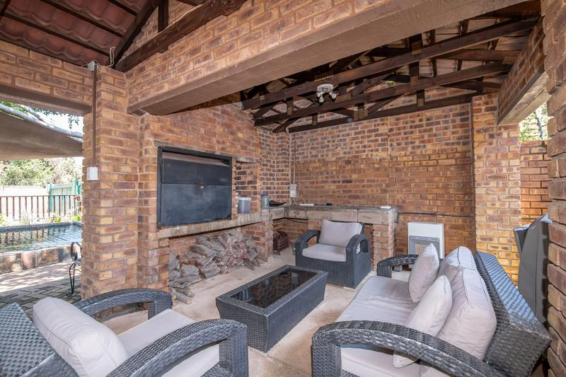 5 Bedroom Property for Sale in Zwartkop Gauteng