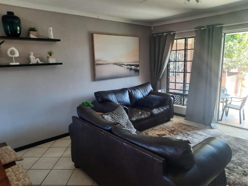 2 Bedroom Property for Sale in Mooikloof Ridge Gauteng