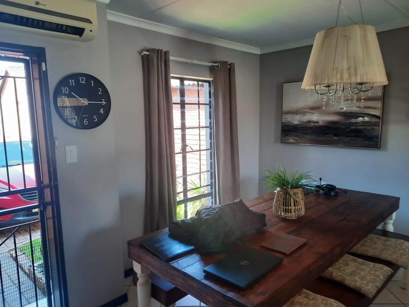 2 Bedroom Property for Sale in Mooikloof Ridge Gauteng