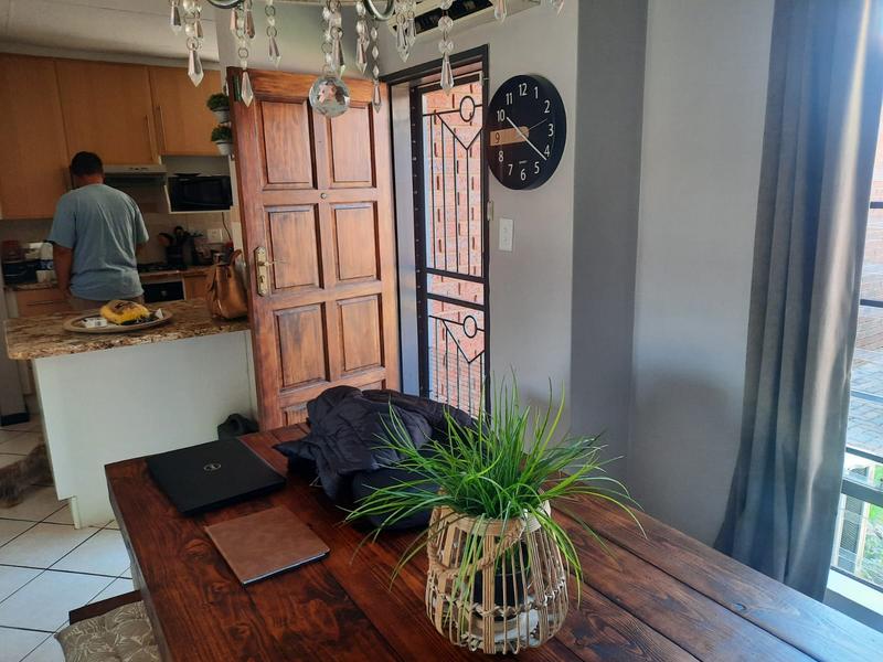 2 Bedroom Property for Sale in Mooikloof Ridge Gauteng