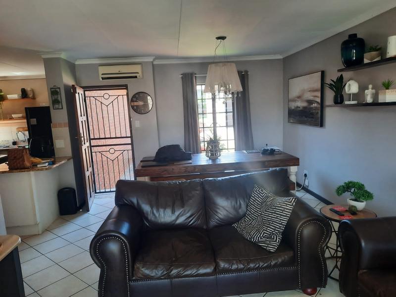 2 Bedroom Property for Sale in Mooikloof Ridge Gauteng