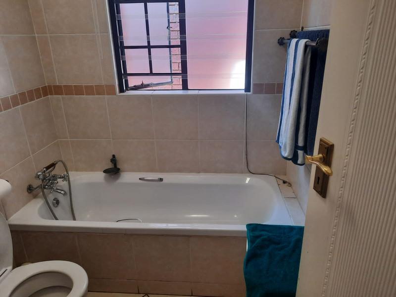 2 Bedroom Property for Sale in Mooikloof Ridge Gauteng