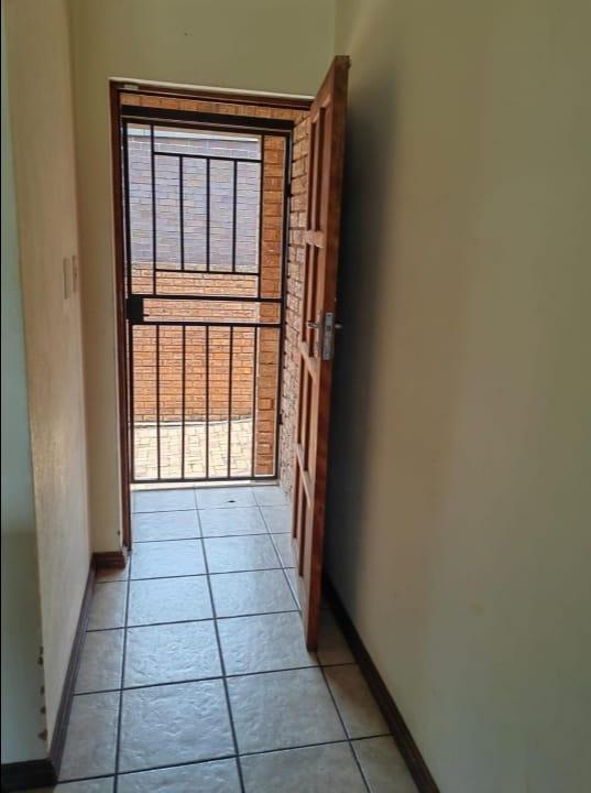 2 Bedroom Property for Sale in Florida Gauteng