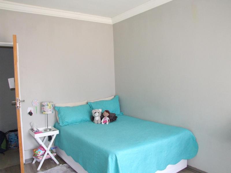 5 Bedroom Property for Sale in Ontdekkerspark Gauteng