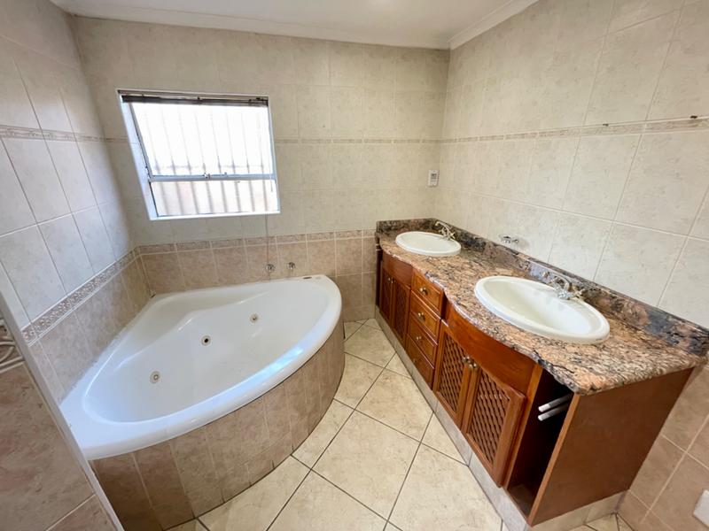 To Let 3 Bedroom Property for Rent in Bassonia Gauteng