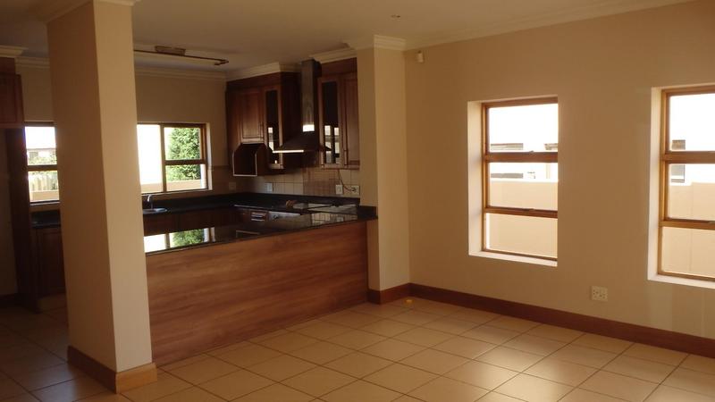 4 Bedroom Property for Sale in Greenstone Hill Gauteng