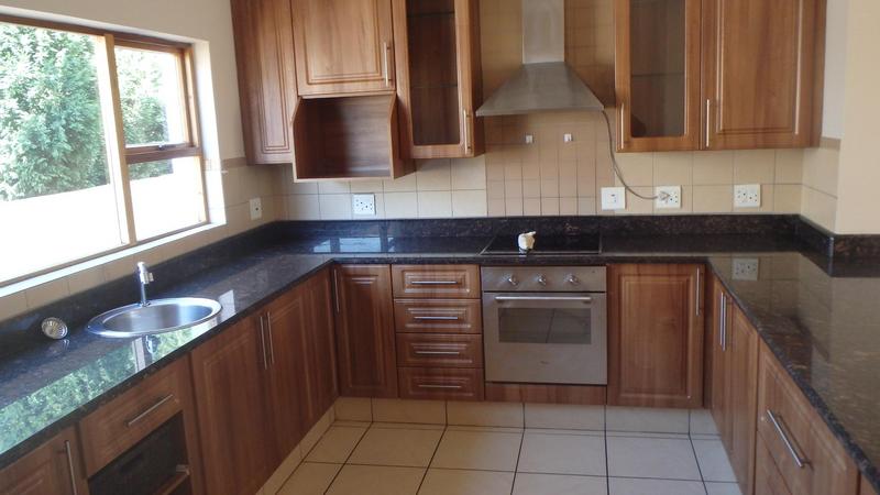 4 Bedroom Property for Sale in Greenstone Hill Gauteng