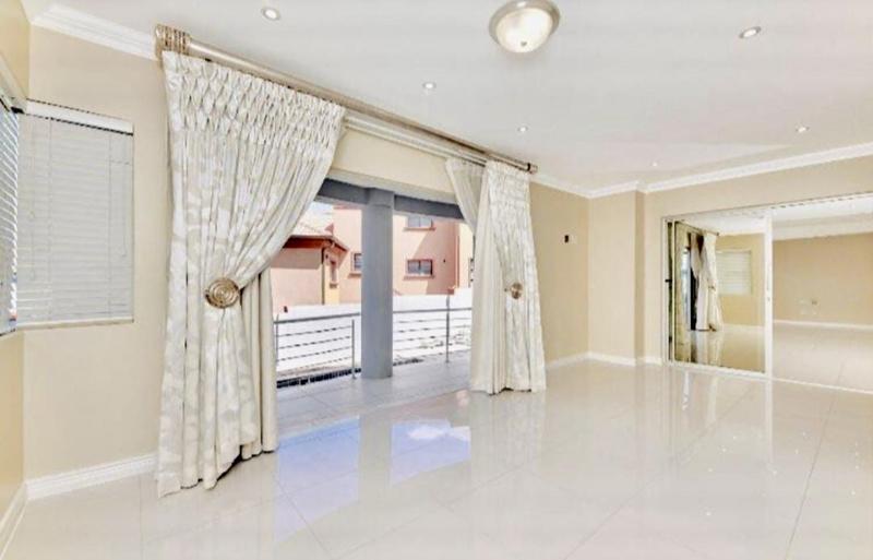 6 Bedroom Property for Sale in Blue Valley Golf Estate Gauteng