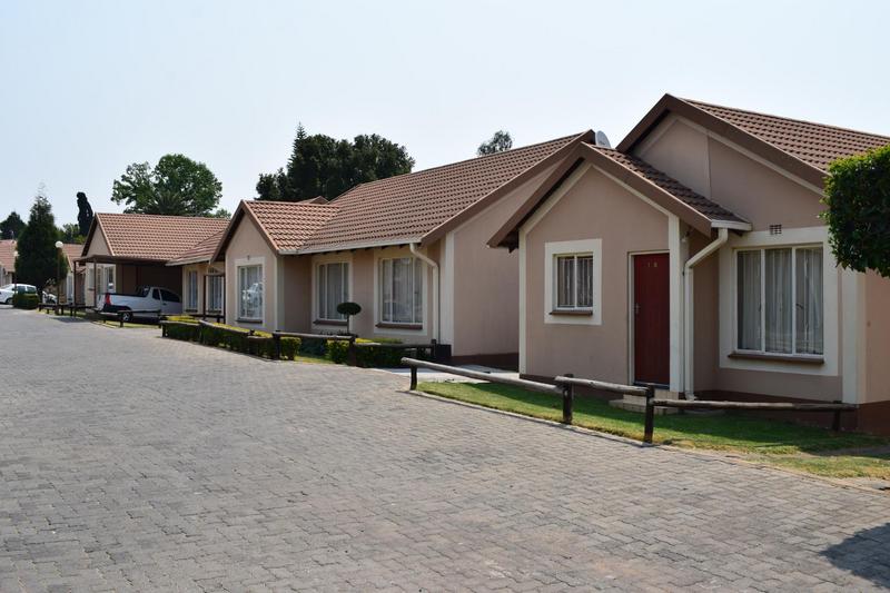 2 Bedroom Property for Sale in Kew Gauteng