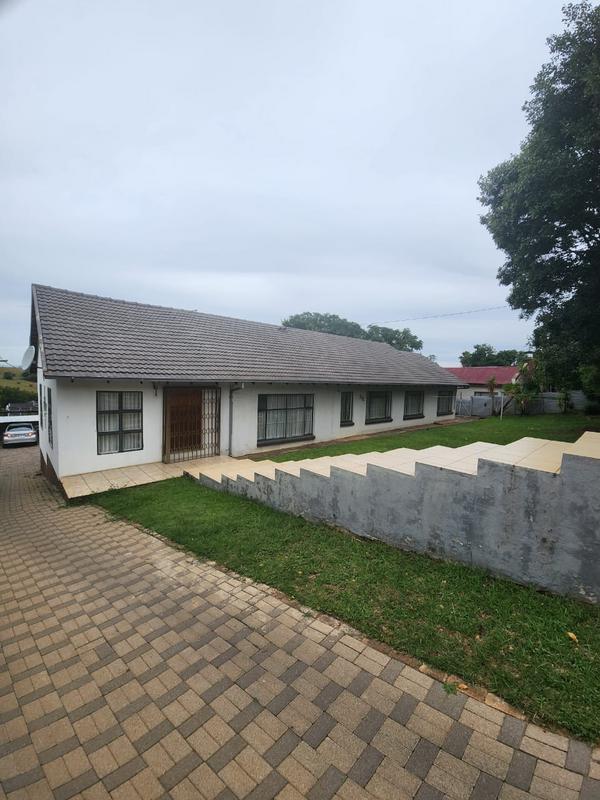 8 Bedroom Property for Sale in Erasmia Gauteng