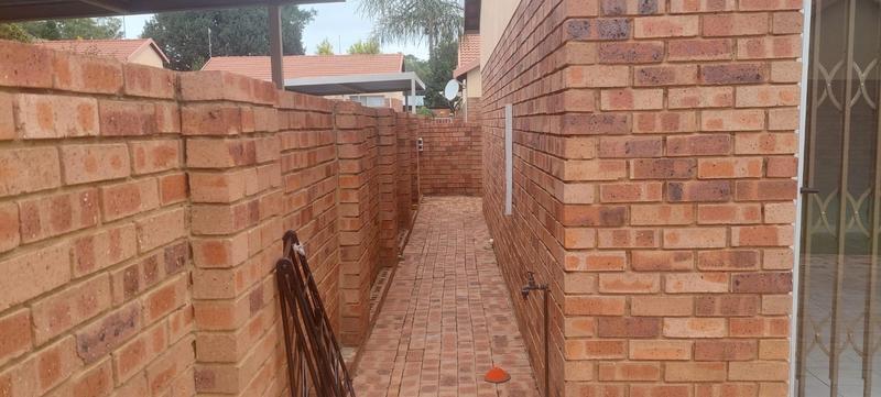 2 Bedroom Property for Sale in Kyalami Hills Gauteng