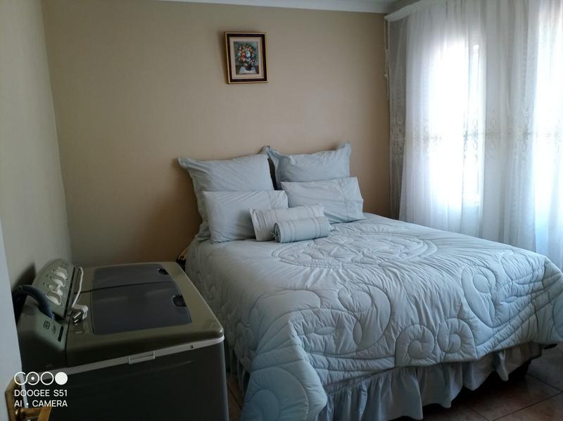2 Bedroom Property for Sale in Mohlakeng Gauteng
