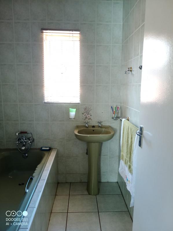 2 Bedroom Property for Sale in Mohlakeng Gauteng