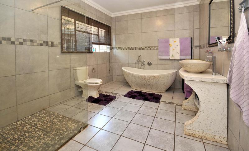 4 Bedroom Property for Sale in Brummeria Gauteng