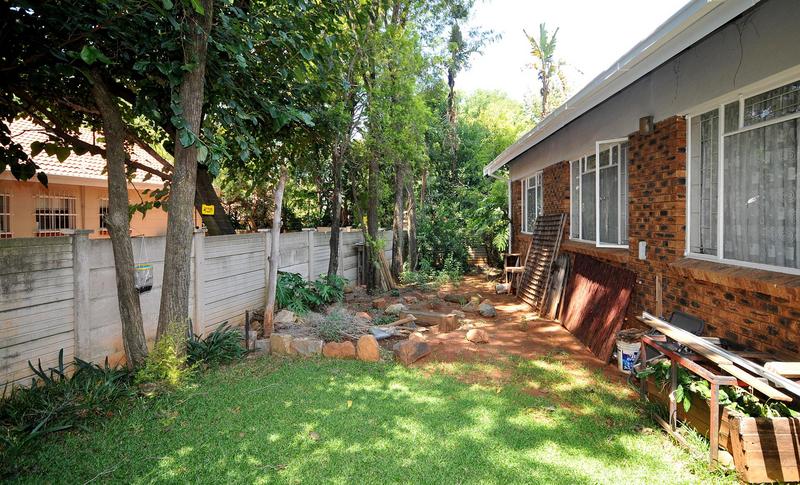 4 Bedroom Property for Sale in Brummeria Gauteng