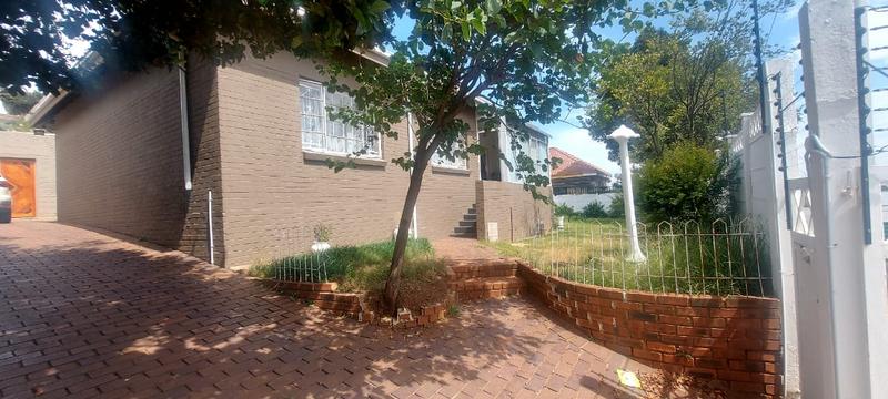 3 Bedroom Property for Sale in Florida North Gauteng