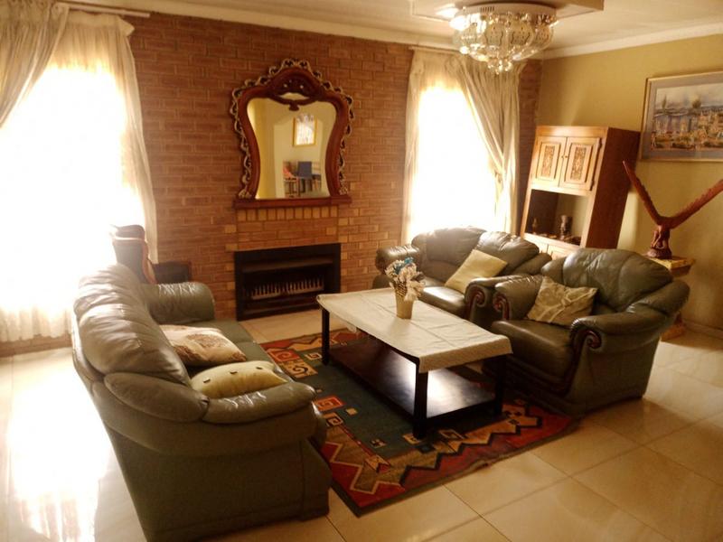 4 Bedroom Property for Sale in Zuurbekom Gauteng