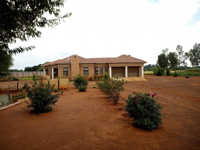 4 Bedroom Property for Sale in Zuurbekom Gauteng