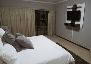 5 Bedroom Property for Sale in Lynnwood Glen Gauteng