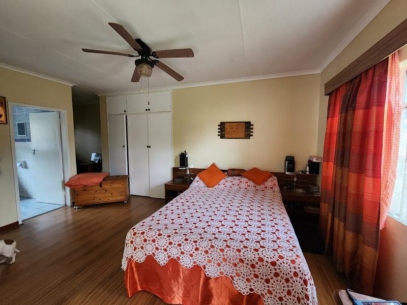 6 Bedroom Property for Sale in Tileba Gauteng