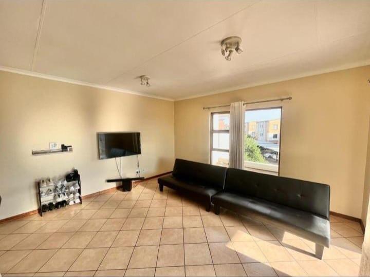 1 Bedroom Property for Sale in North Riding Gauteng